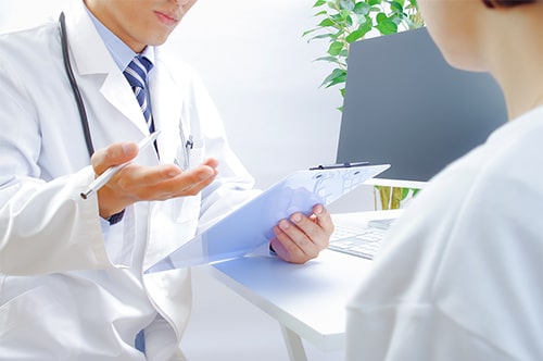 交通事故で全治1か月の診断! 慰謝料額の相場は?|弁護士の増額事例